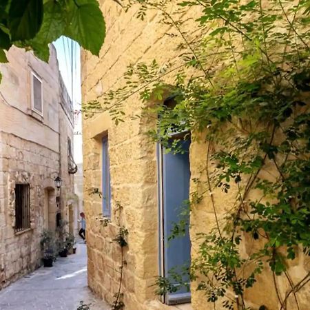 ויקטוריה Historic Hideaways - 900 Year Old Converted Studios מראה חיצוני תמונה