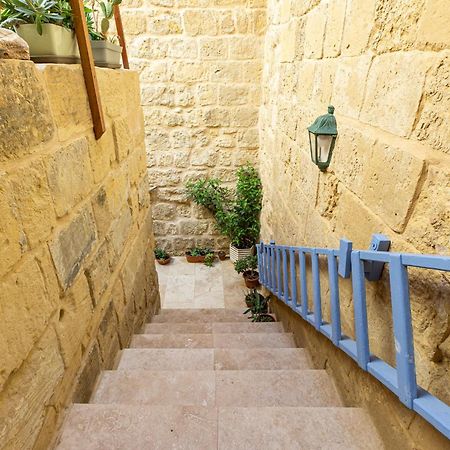 ויקטוריה Historic Hideaways - 900 Year Old Converted Studios מראה חיצוני תמונה