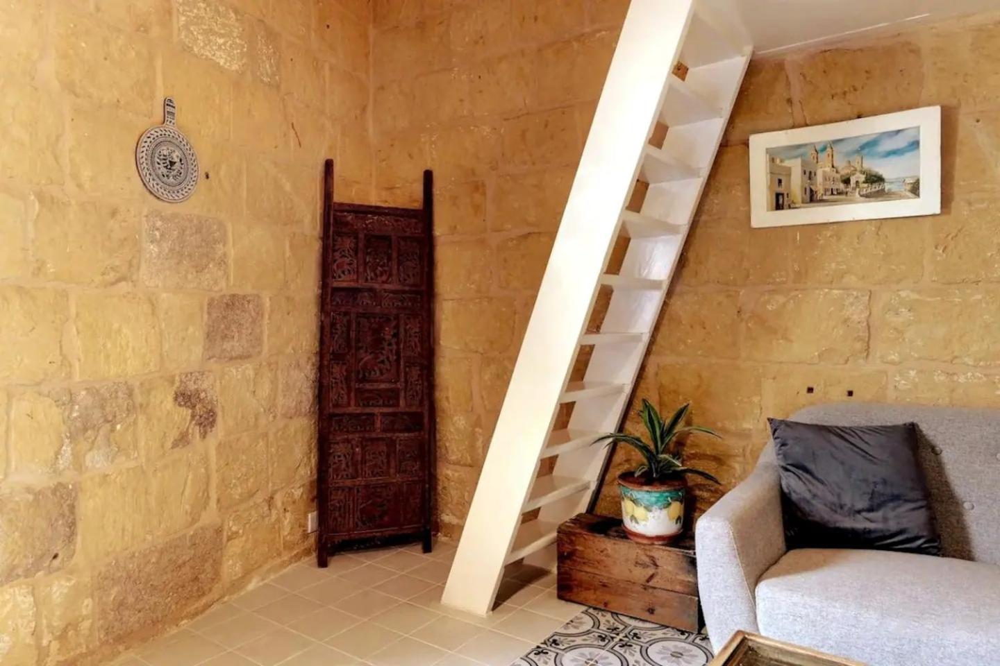 ויקטוריה Historic Hideaways - 900 Year Old Converted Studios מראה חיצוני תמונה