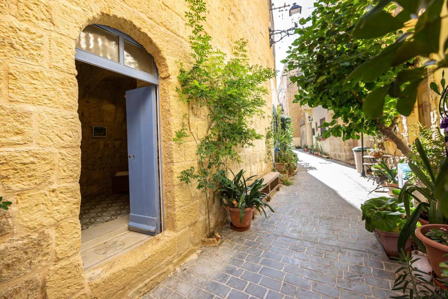ויקטוריה Historic Hideaways - 900 Year Old Converted Studios מראה חיצוני תמונה