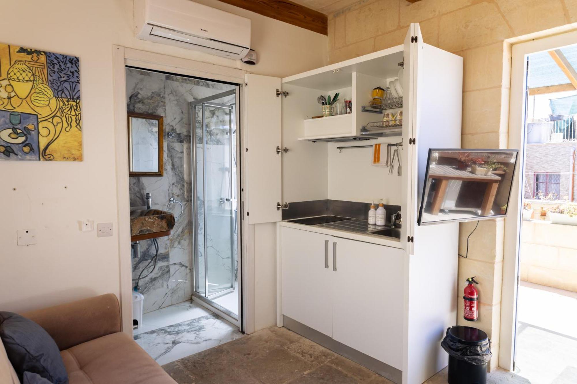 ויקטוריה Historic Hideaways - 900 Year Old Converted Studios מראה חיצוני תמונה