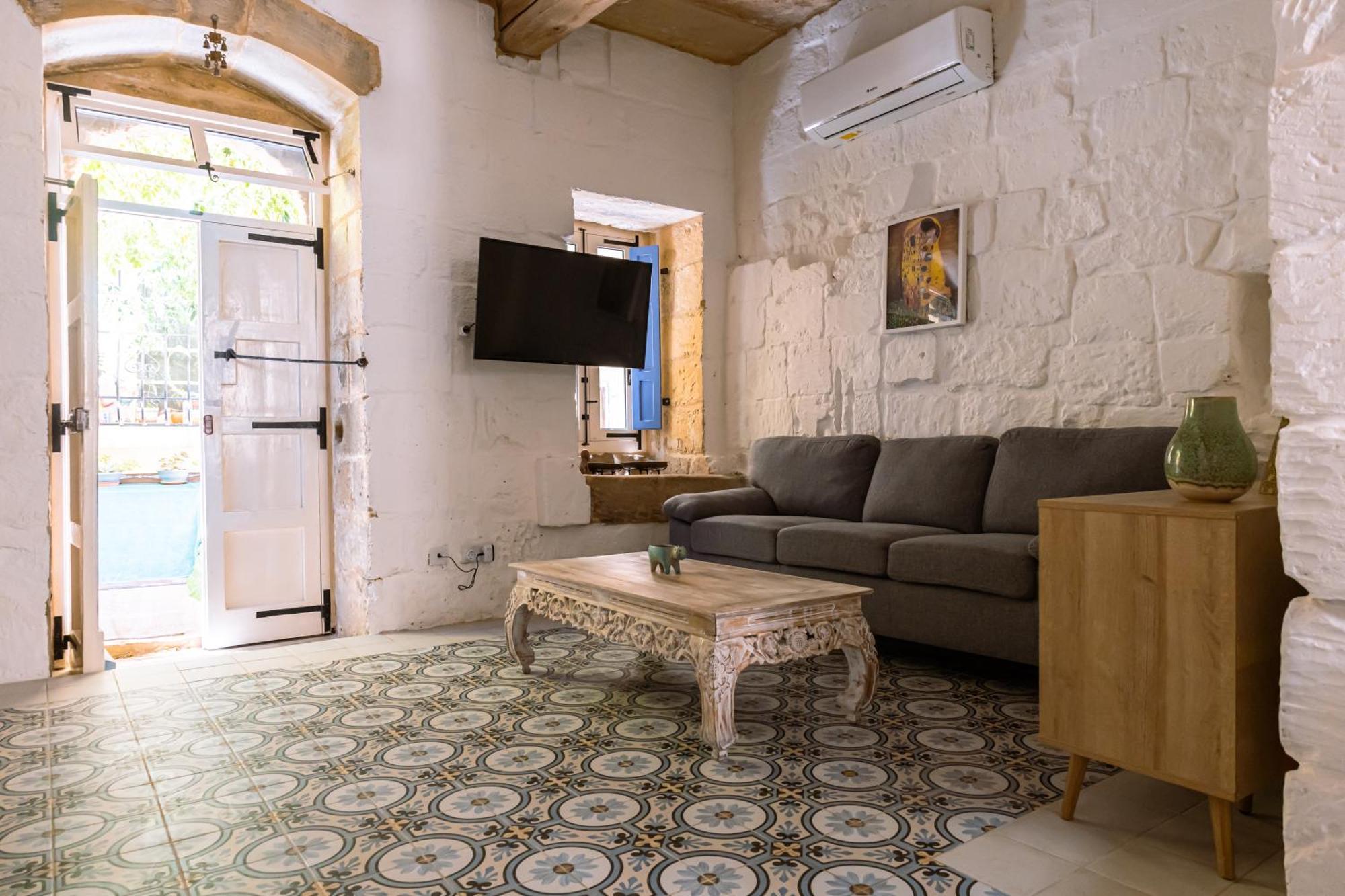 ויקטוריה Historic Hideaways - 900 Year Old Converted Studios מראה חיצוני תמונה